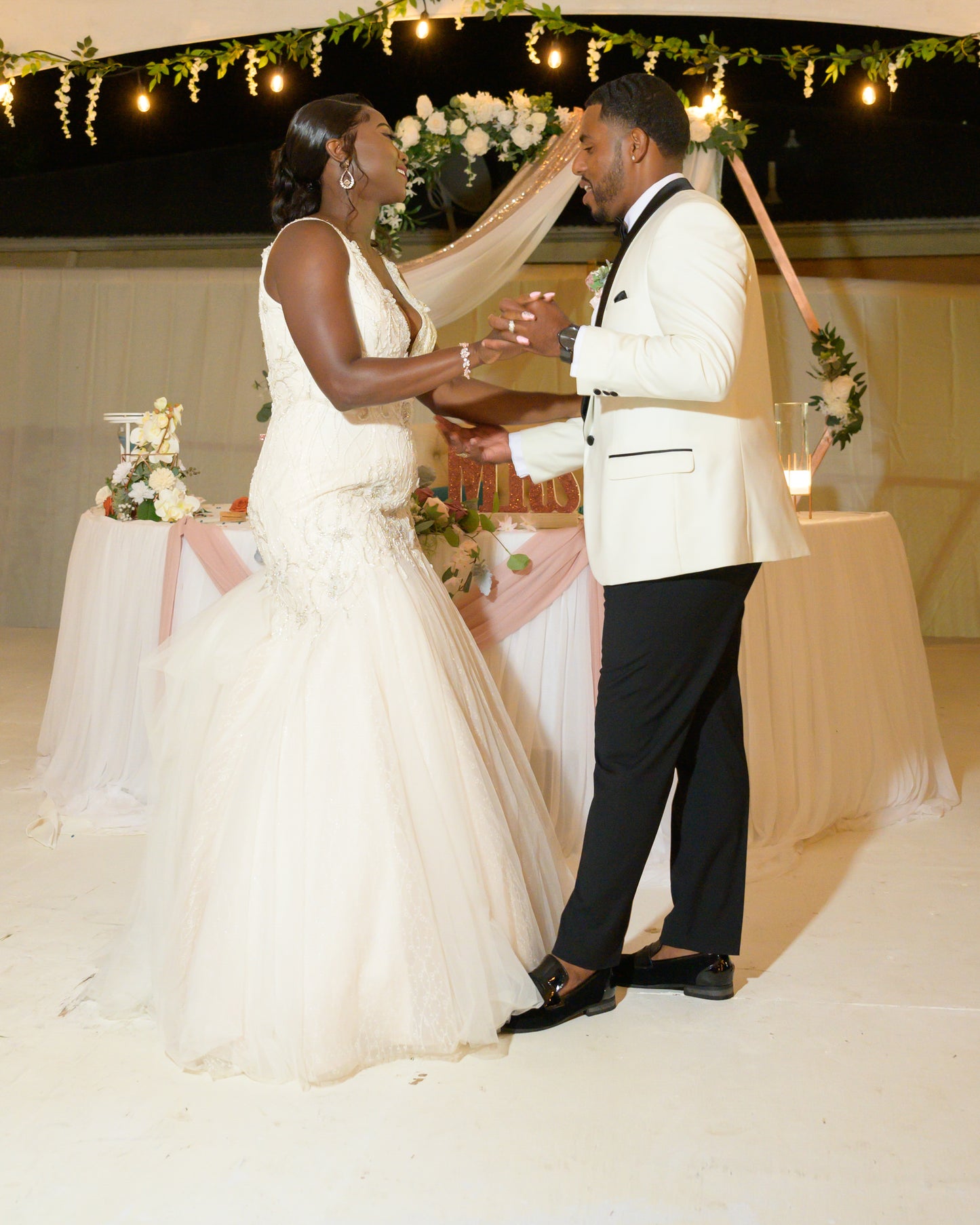 Indoor Outdoor String Light with Wisteria Greenery