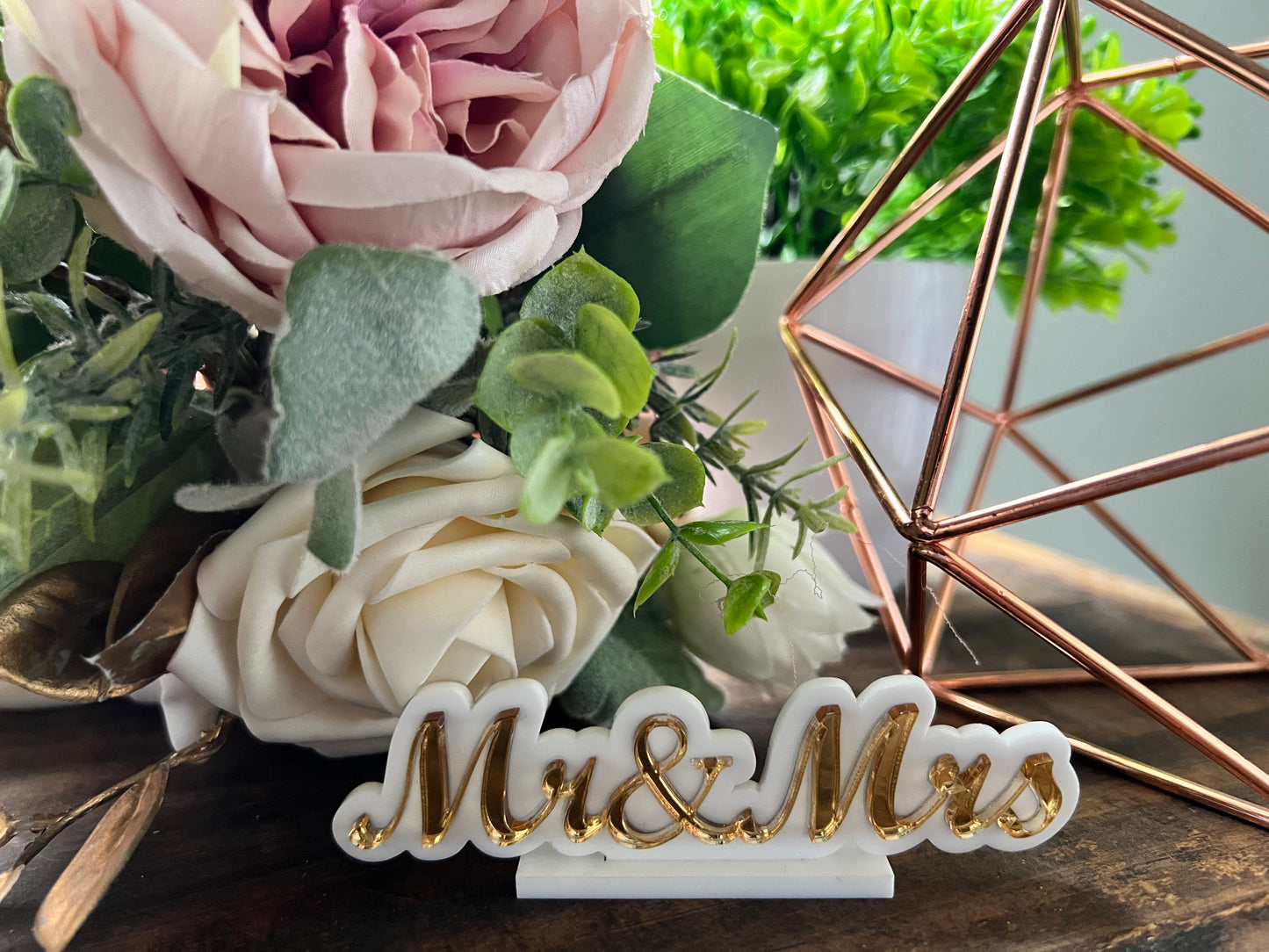 Luxe Mr. & Mrs. Sign